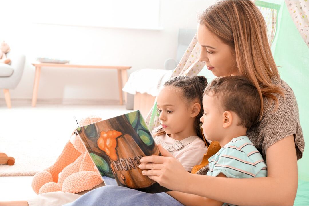 stay at home mom being present with her child as a meaningful daily gift