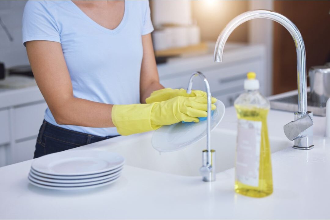 washing dishes in cold water as a cleaning mistake that makes your house dirtier