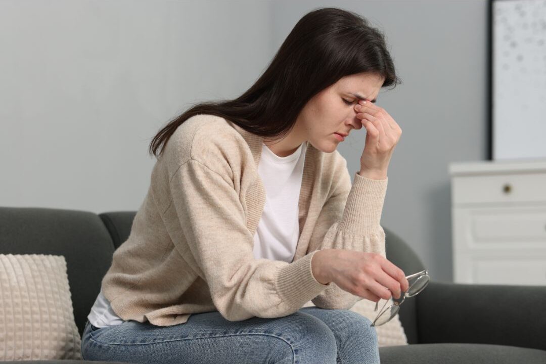 woman saying yes when she means no one of the habits secretly keeping her stressed