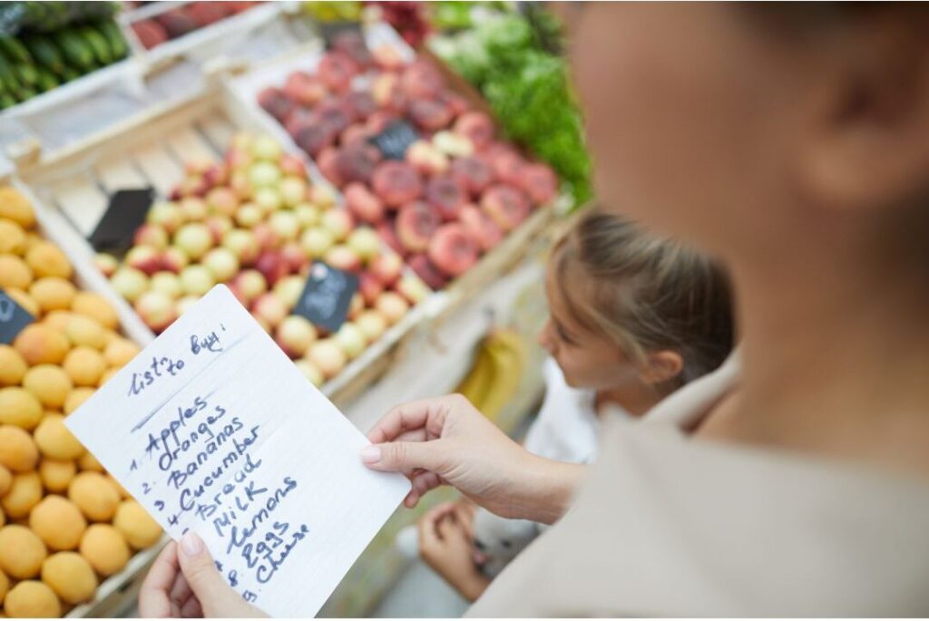 woman shopping calmly using weekly budget boundaries